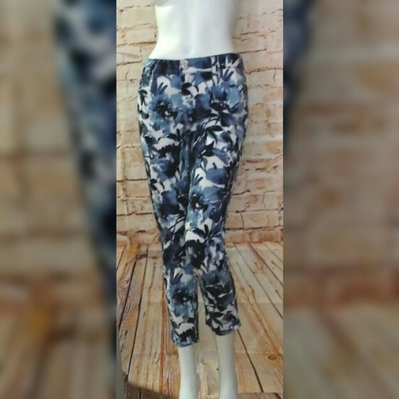 Chico's Denim - Chicos Platinum Denim S Blue Floral Jeans Straight